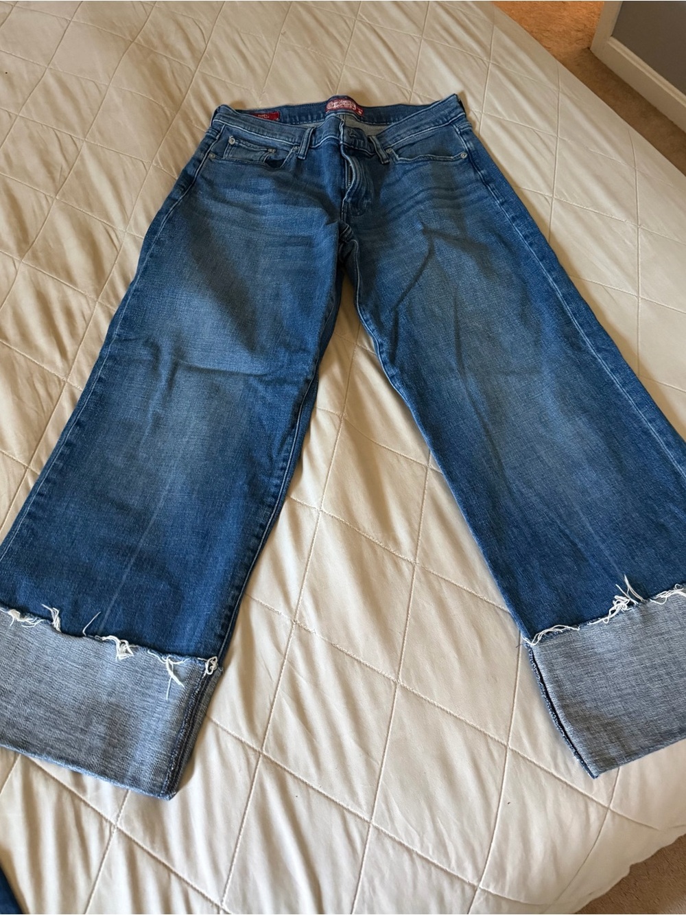Lucky Brand Mid-Blue Wide-Leg Cropped Jeans with Frayed Hem